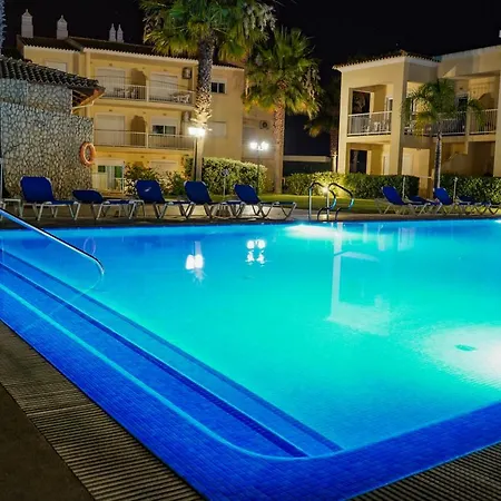 Pool & Beach In Gale Apartment