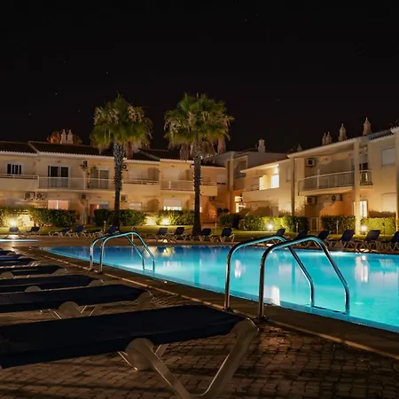 Pool & Beach In Gale דירה אלבופיירה
